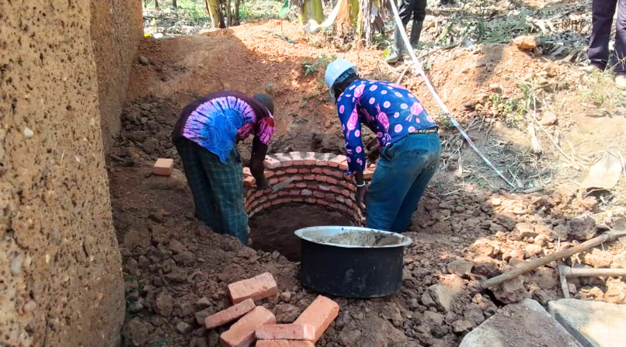 Costruzione latrina